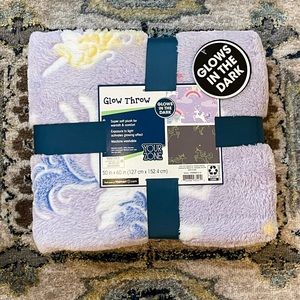 💜 Kids Unicorn & Rainbow Glow Throw by Your Zone for Walmart Size — 50” x 60”